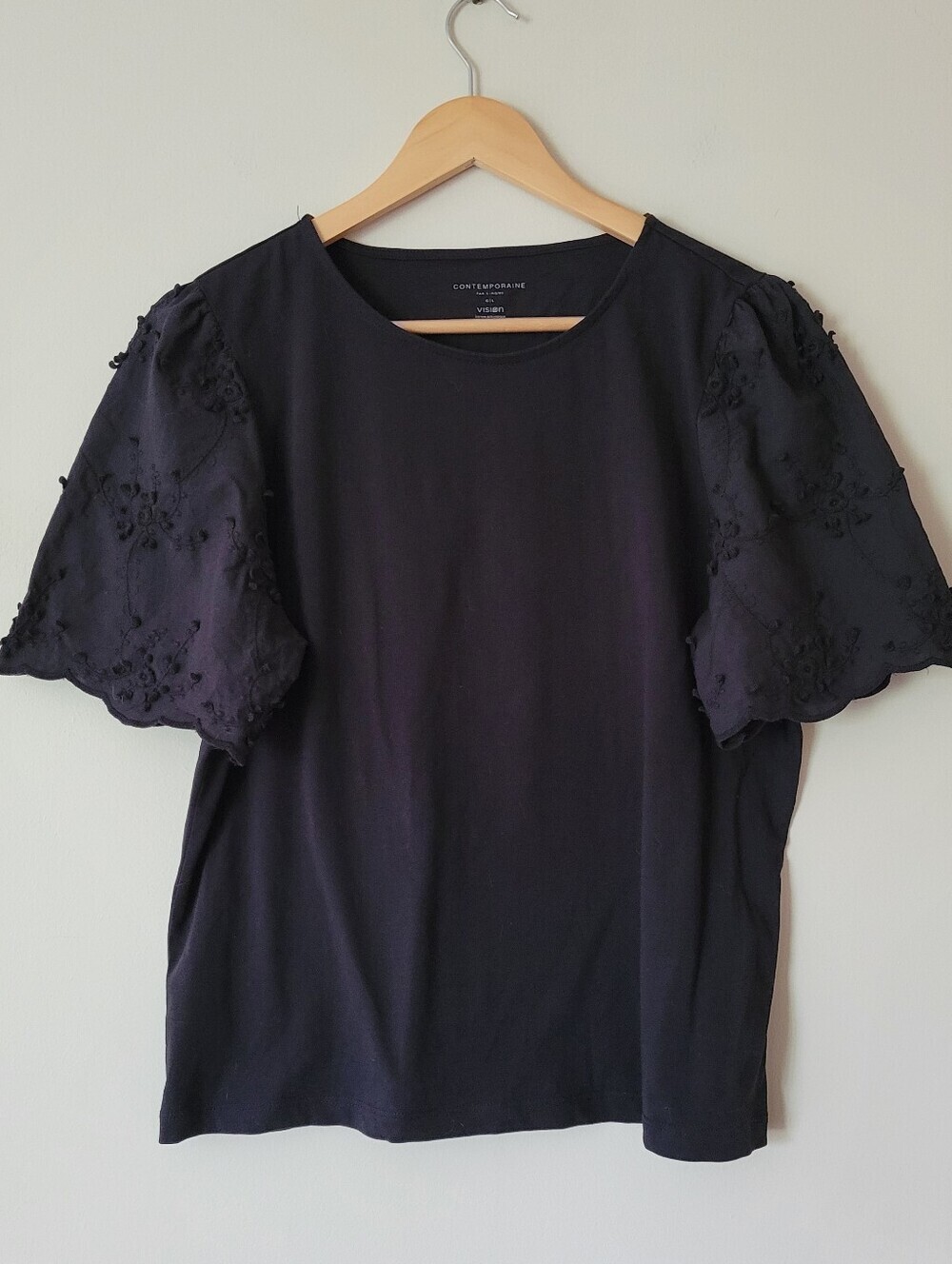 Simons Contemporaine Women's Black Organic Cotton T-shirt Floral Sleeve L